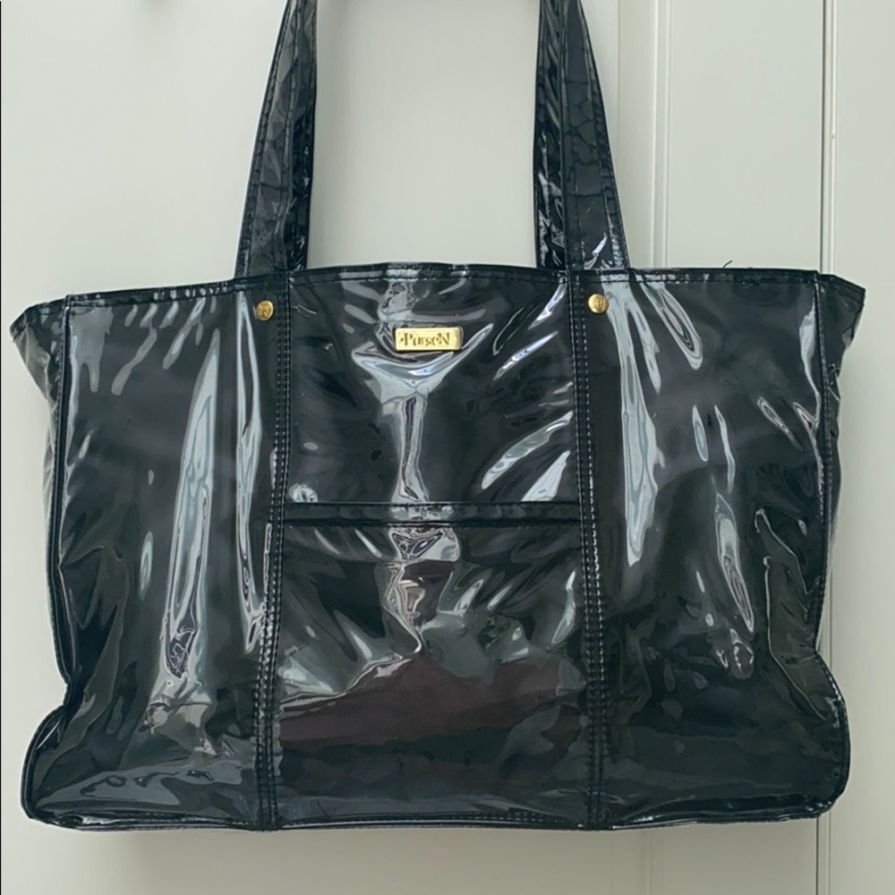 Travel tote